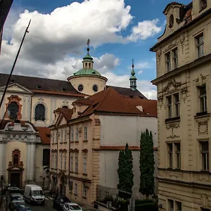 Ostello In School, Praga